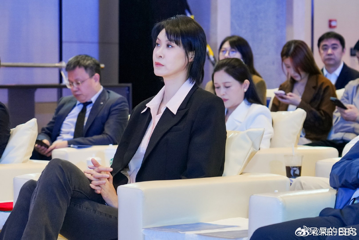 开云体育app-中国女排44岁奥运冠军近照曝光，英姿飒爽，好感姚明被拒至今单身|赵蕊蕊|蕊蕊|副攻|雅典奥运会|奥运会_新浪体育_新浪新闻